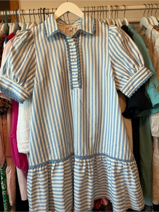 entro Dresses & Skirts - entro Blue and White Striped Puff Sleeve Dress size medium scalloped details
